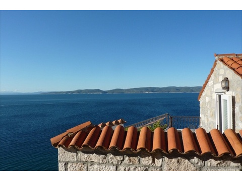 Haus kaufen in Omiš, 75 m² Grundstück, 93 m² Wohnfläche, 4 Zimmer