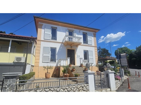 Reihenendhaus kaufen in Malinska, mit Stellplatz, 230 m² Wohnfläche, 6 Zimmer