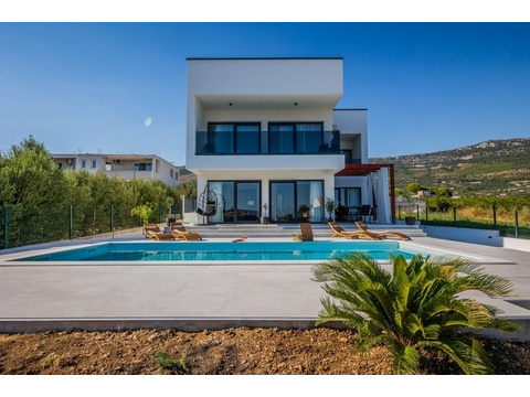 Villa kaufen in Kaštel Štafilić, mit Stellplatz, 870 m² Grundstück, 250 m² Wohnfläche, 5 Zimmer