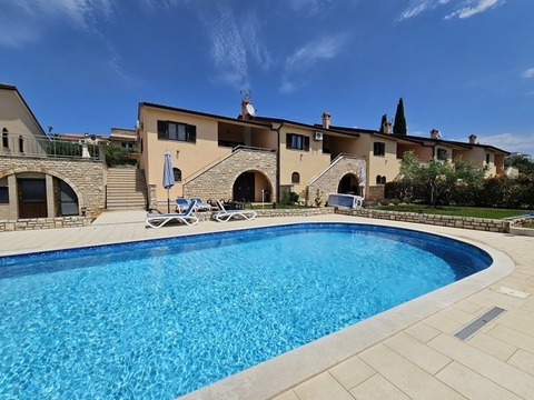 Reihenhaus kaufen in Poreč, mit Stellplatz, 135 m² Grundstück, 108 m² Wohnfläche, 4 Zimmer