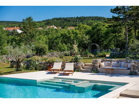Villa kaufen in Crikvenica, 1.600 m² Grundstück, 200 m² Wohnfläche, 4 Zimmer