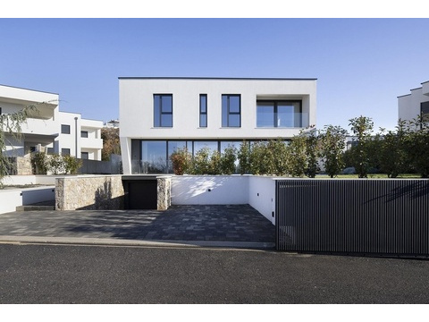 Villa kaufen in Crikvenica, mit Stellplatz, 680 m² Grundstück, 210 m² Wohnfläche, 6 Zimmer