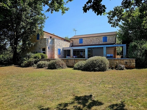 Einfamilienhaus kaufen in Poreč, mit Stellplatz, 2.480 m² Grundstück, 300 m² Wohnfläche, 7 Zimmer