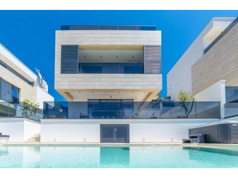 Villa kaufen in Ploče, mit Stellplatz, 340 m² Grundstück, 264 m² Wohnfläche, 4 Zimmer
