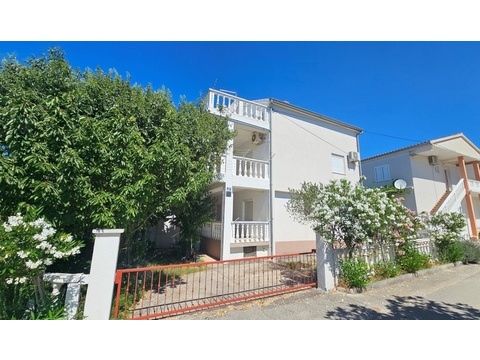 Mehrfamilienhaus kaufen in Seline, 277 m² Grundstück, 240 m² Wohnfläche, 8 Zimmer
