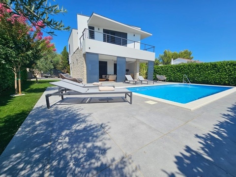 Villa kaufen in Zadar, mit Stellplatz, 454 m² Grundstück, 163 m² Wohnfläche, 4 Zimmer