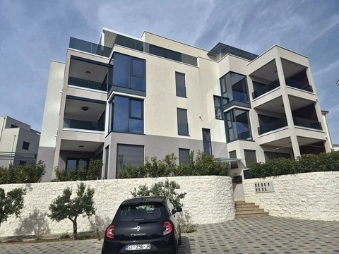 Etagenwohnung kaufen in Primošten, mit Stellplatz, 64 m² Wohnfläche, 3 Zimmer