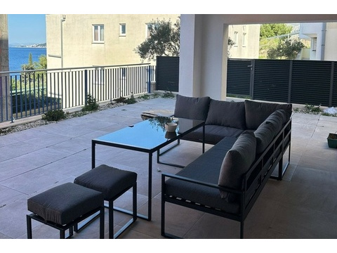 Erdgeschosswohnung kaufen in Omiš, 139 m² Wohnfläche, 4 Zimmer