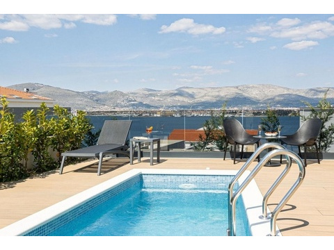 Reihenhaus kaufen in Split, mit Stellplatz, 130 m² Grundstück, 110 m² Wohnfläche, 4 Zimmer