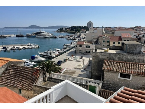 Mehrfamilienhaus kaufen in Vodice, 200 m² Grundstück, 90 m² Wohnfläche