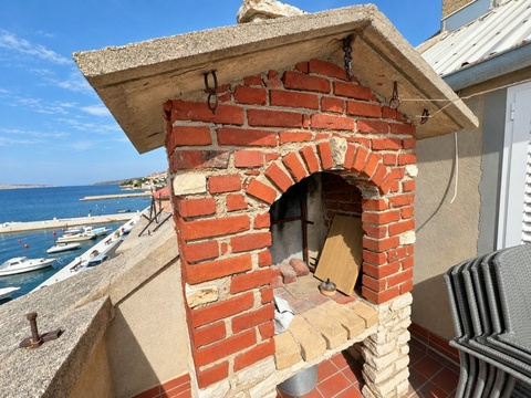 Gemauerter Grill auf der Dachterrasse