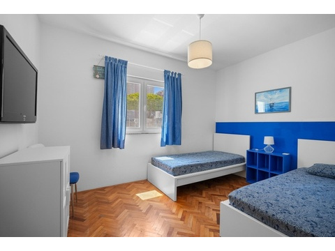 Schlafzimmer mit zwei Betten