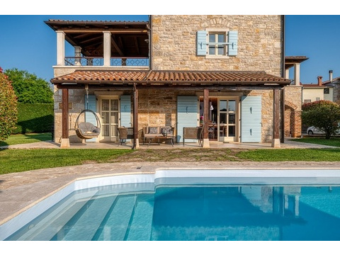Steinvilla mit Pool und überdachter Terrasse in Visnjan, Istrien