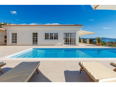Luxusvilla mit Infinity-Swimmingpool und Meerblick in Kroatien zum Verkauf - Panorama Scouting.