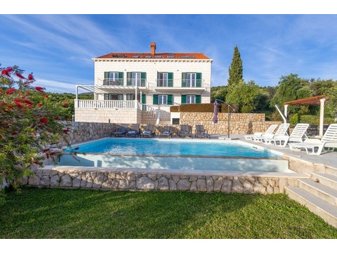 Mehrfamilienhaus kaufen in Cavtat, 1.000 m² Grundstück, 430 m² Wohnfläche, 12 Zimmer