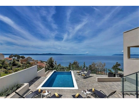 Villa mit Pool und Meerblick in Brela