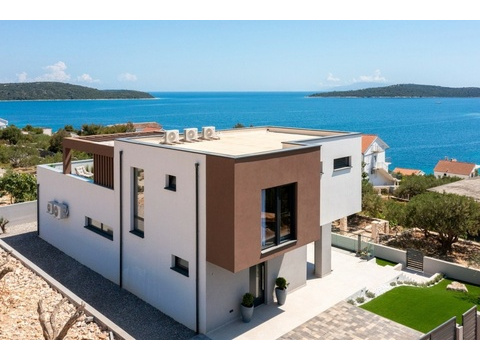 Villa mit Meerblick in Rogoznica