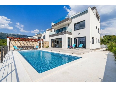 Villa kaufen in Zadar, 700 m² Grundstück, 270 m² Wohnfläche, 5 Zimmer