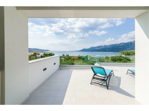 Villa mit Meerblick und Pool bei Zadar