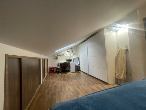 Schlafzimmer mit Einbauschränken