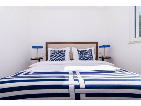 Schlafzimmer mit Doppelbett