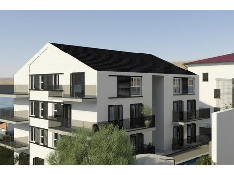 Seitenansicht des Neubaus mit Satteldach