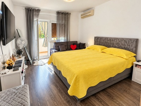 Zweites Schlafzimmer mit Doppelbett