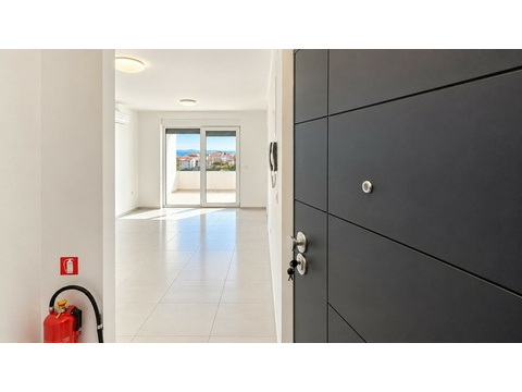 Eingang mit Blick in den Wohnraum
