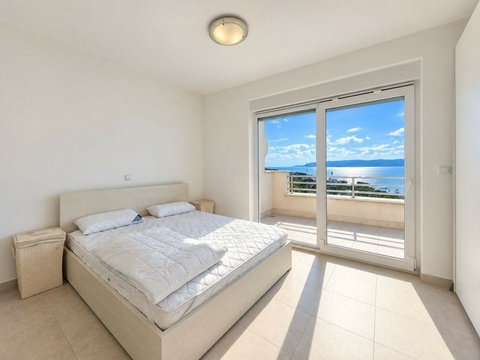 Schlafzimmer mit Blick auf das Meer