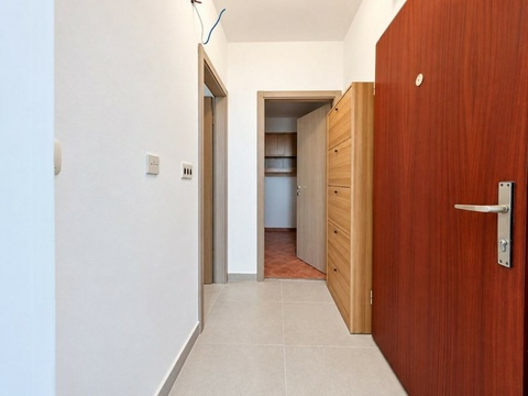 Eingangsbereich mit Wohnungstür