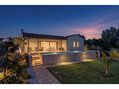 Villa kaufen in Poreč, 900 m² Grundstück, 136 m² Wohnfläche, 4 Zimmer