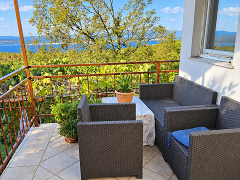 Zweifamilienhaus kaufen in Crikvenica, 500 m² Grundstück, 90 m² Wohnfläche, 4 Zimmer