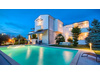 Villa kaufen in Pula (Pola), 1.053 m² Grundstück, 350 m² Wohnfläche, 6 Zimmer