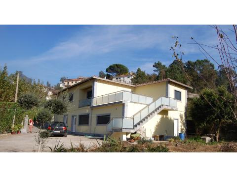 Landhaus kaufen in Póvoa de Lanhoso, 3.000 m² Grundstück, 35 m² Wohnfläche, 4 Zimmer