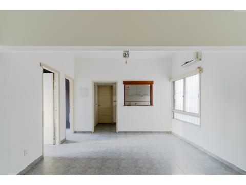 Etagenwohnung kaufen in Montevideo, 60 m² Wohnfläche, 5 Zimmer