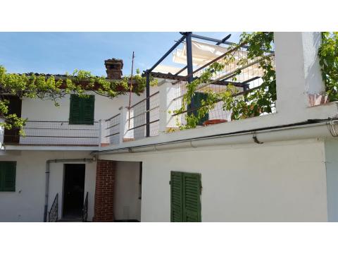 Ferienhaus kaufen in Cantalupo Ligure, 200 m² Grundstück, 200 m² Wohnfläche, 12 Zimmer