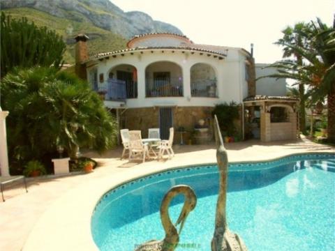 Villa kaufen in Denia, 2.800 m² Grundstück, 350 m² Wohnfläche, 4 Zimmer