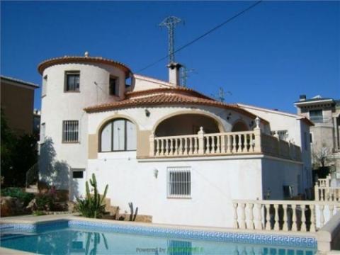 Villa kaufen in Denia, 890 m² Grundstück, 280 m² Wohnfläche, 6 Zimmer