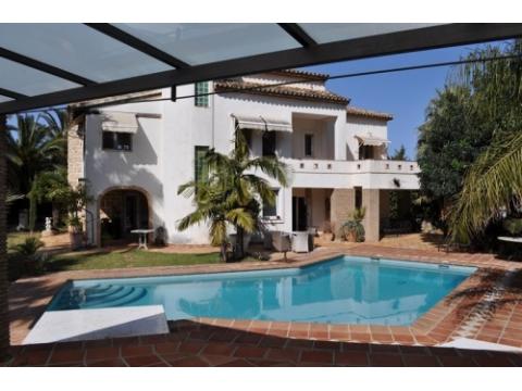 Villa kaufen in Denia, 1.300 m² Grundstück, 450 m² Wohnfläche, 6 Zimmer