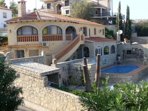 Villa kaufen in Denia, 1.610 m² Grundstück, 200 m² Wohnfläche, 6 Zimmer