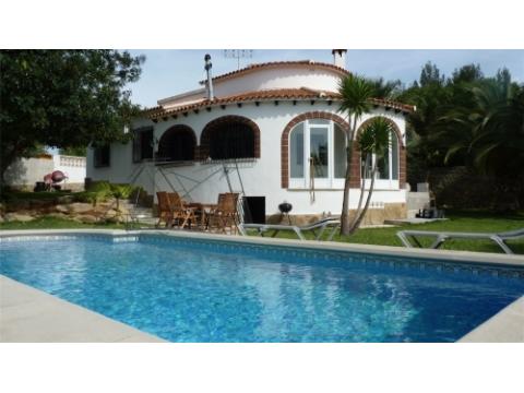 Villa kaufen in Denia, 830 m² Grundstück, 180 m² Wohnfläche, 2 Zimmer