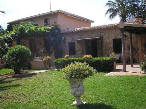 Villa kaufen in Denia, 2.718 m² Grundstück, 300 m² Wohnfläche, 4 Zimmer