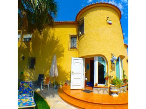 Villa kaufen in Denia, 330 m² Grundstück, 115 m² Wohnfläche, 4 Zimmer