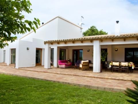 Villa kaufen in Denia, 12.525 m² Grundstück, 252 m² Wohnfläche, 5 Zimmer