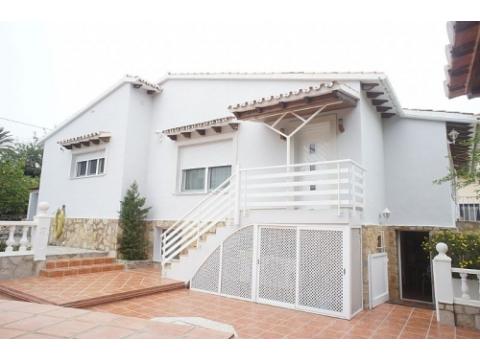 Villa kaufen in Denia, 1.650 m² Grundstück, 260 m² Wohnfläche, 4 Zimmer