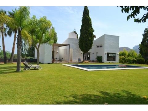 Villa kaufen in Denia, 6.700 m² Grundstück, 380 m² Wohnfläche, 3 Zimmer