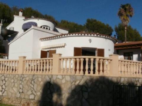 Villa kaufen in Denia, 180 m² Grundstück, 54 m² Wohnfläche, 2 Zimmer
