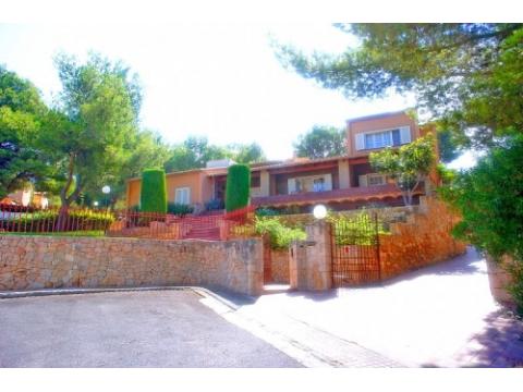 Villa kaufen in Denia, 1.734 m² Grundstück, 325 m² Wohnfläche, 5 Zimmer