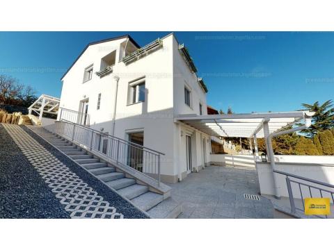 Zweifamilienhaus kaufen in Hévíz, 800 m² Grundstück, 200 m² Wohnfläche, 6 Zimmer