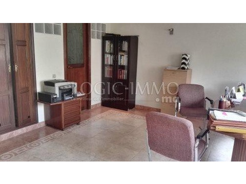 Etagenwohnung kaufen in Casablanca, 3 Zimmer